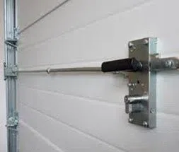 West Linn Locksmith West Linn, OR 503-837-3031 - 17a-Garage-Door-Locks